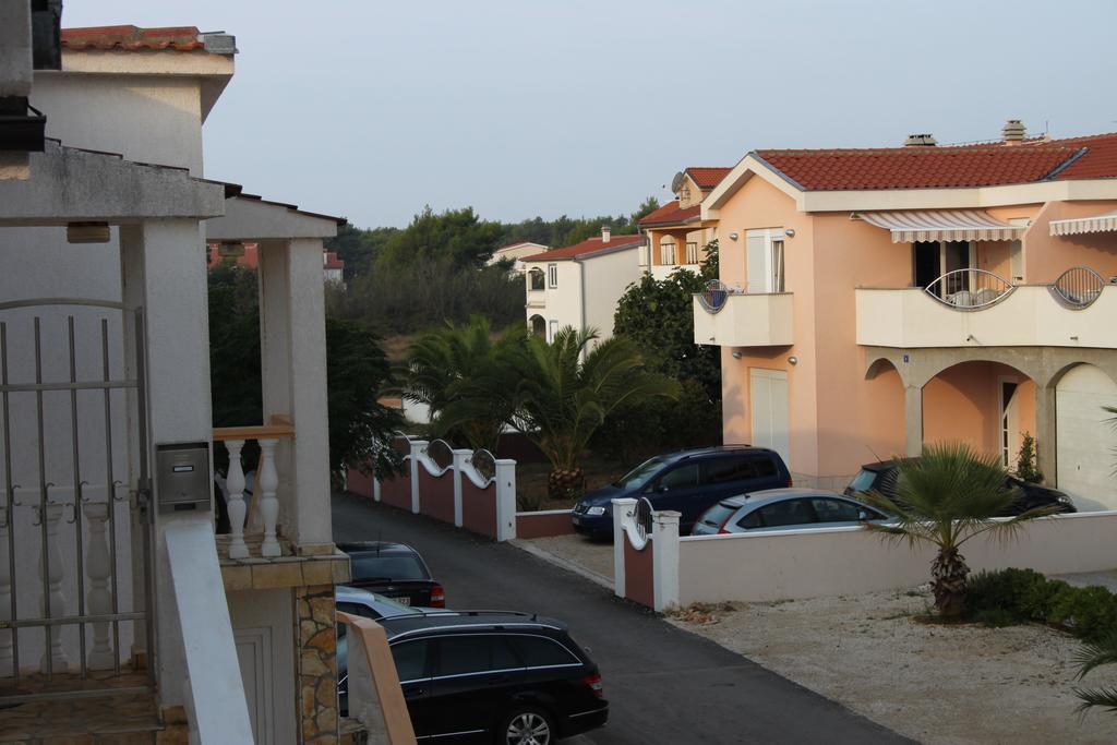 Apartments Villa Engeli วีร์ ภายนอก รูปภาพ