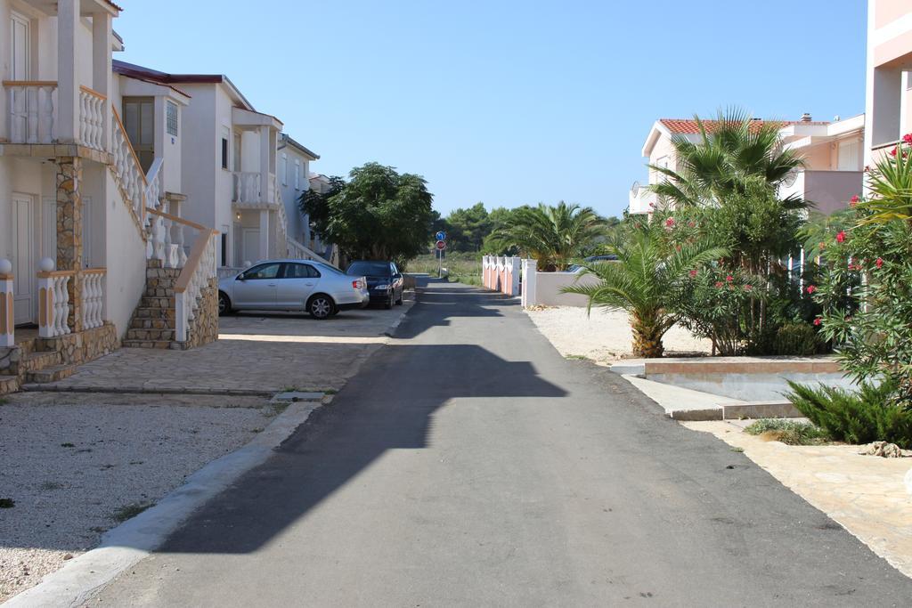 Apartments Villa Engeli วีร์ ภายนอก รูปภาพ