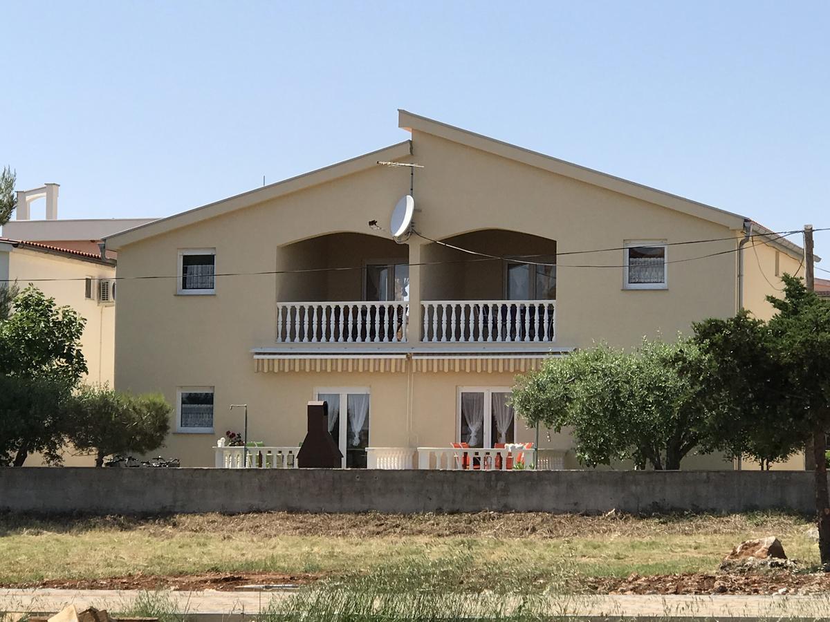 Apartments Villa Engeli วีร์ ภายนอก รูปภาพ