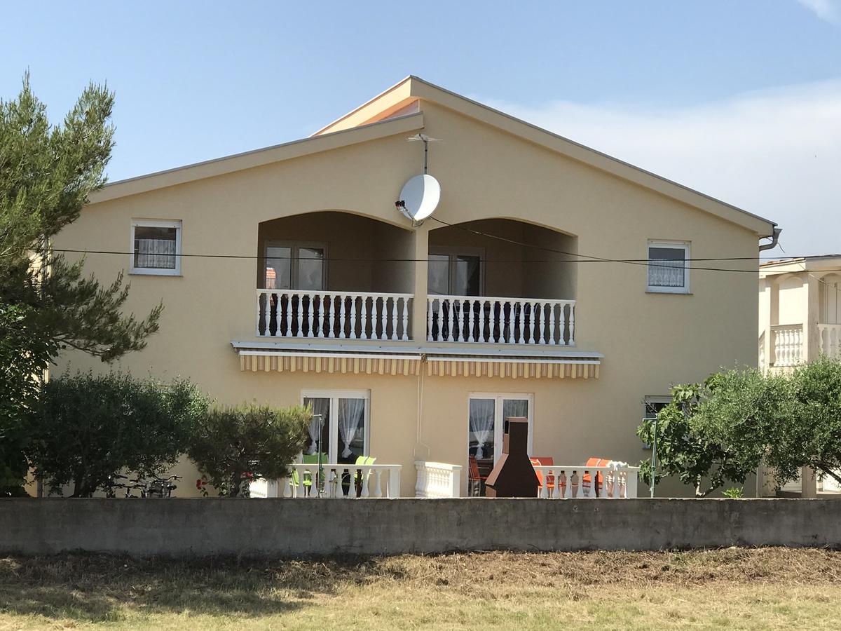 Apartments Villa Engeli วีร์ ภายนอก รูปภาพ